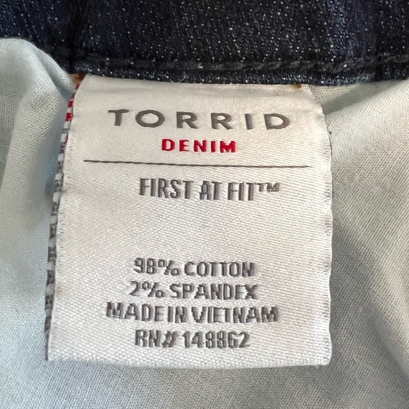 Torrid Straight Leg Dark Wash Jeans Women’s Plus Size 16R - Picture 5 of 6